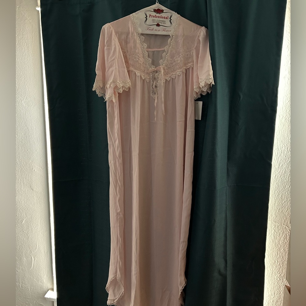Vintage Dior night gown - Picture 3 of 5